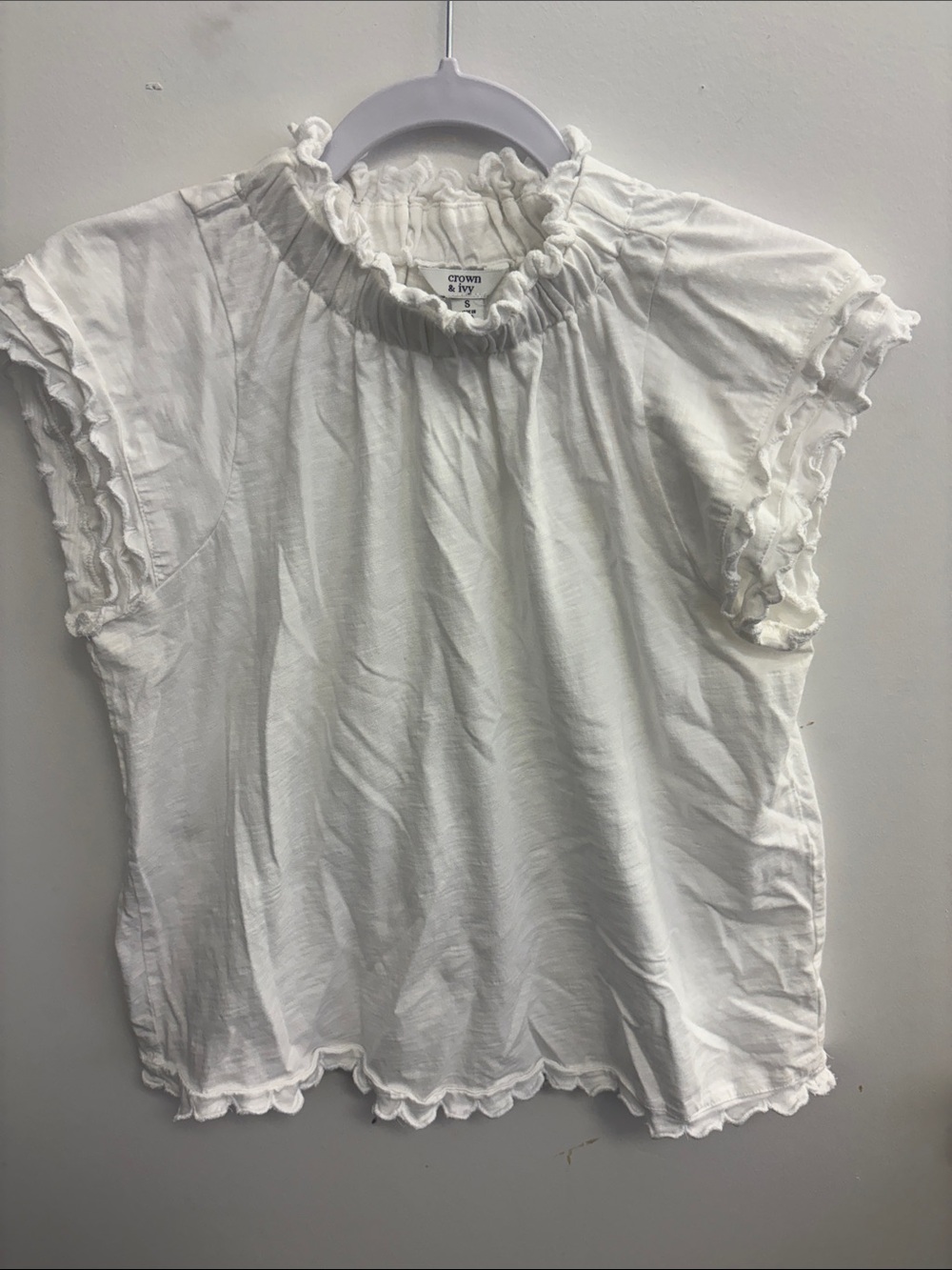 Crown & Ivy White Ruffle Neck Cap Sleeve Top